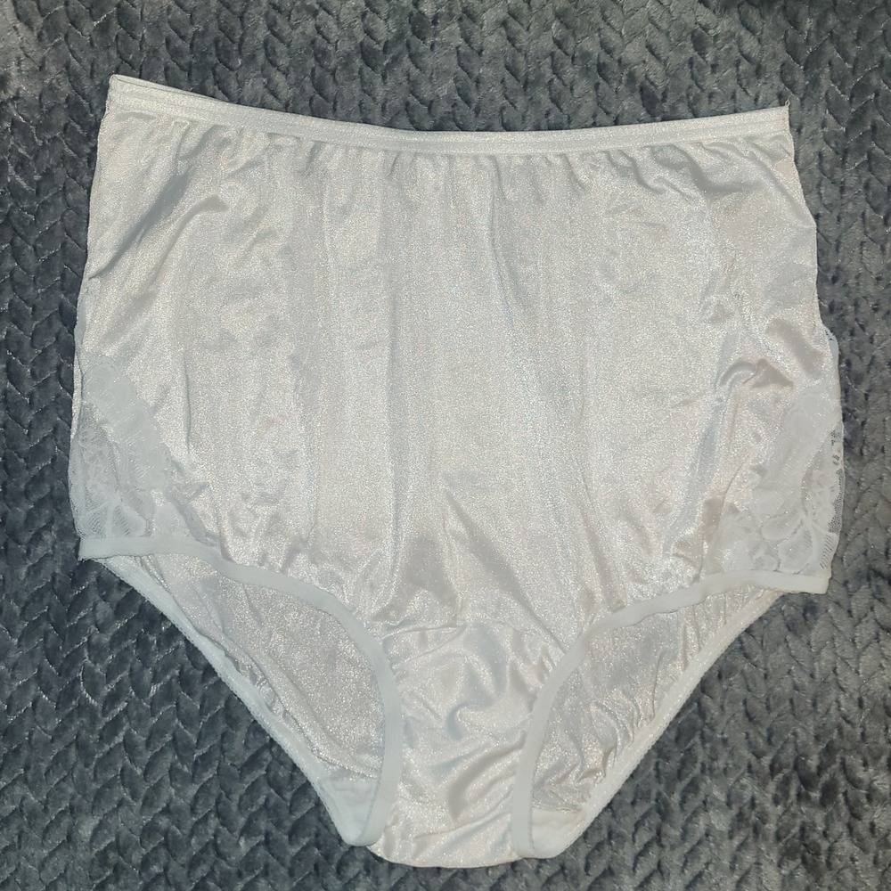 Vanity Fair Illumination High Cut Brief Panties Star White Lace Side Size 7 L